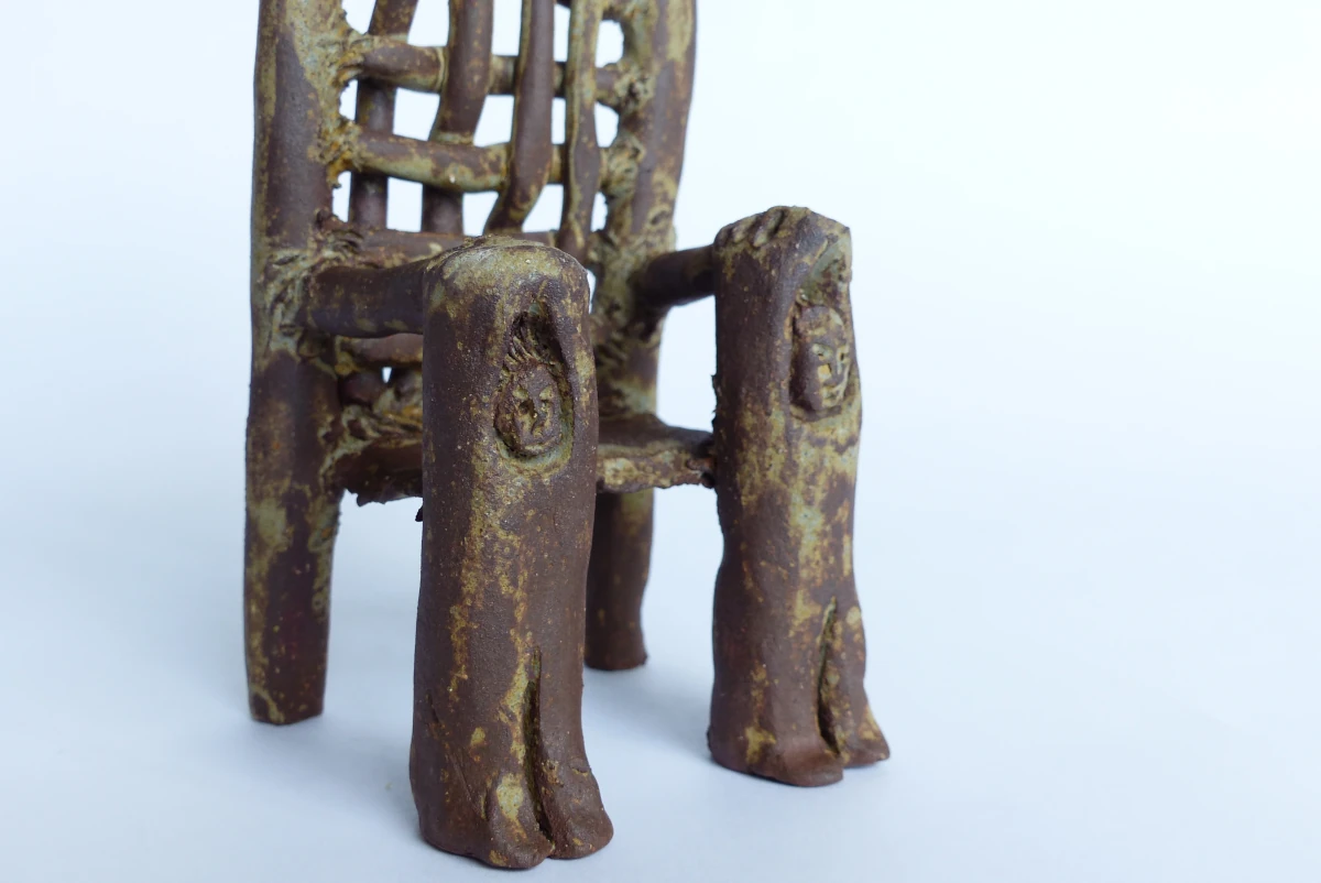 Chaise avec des cariatides pour accoudoirs