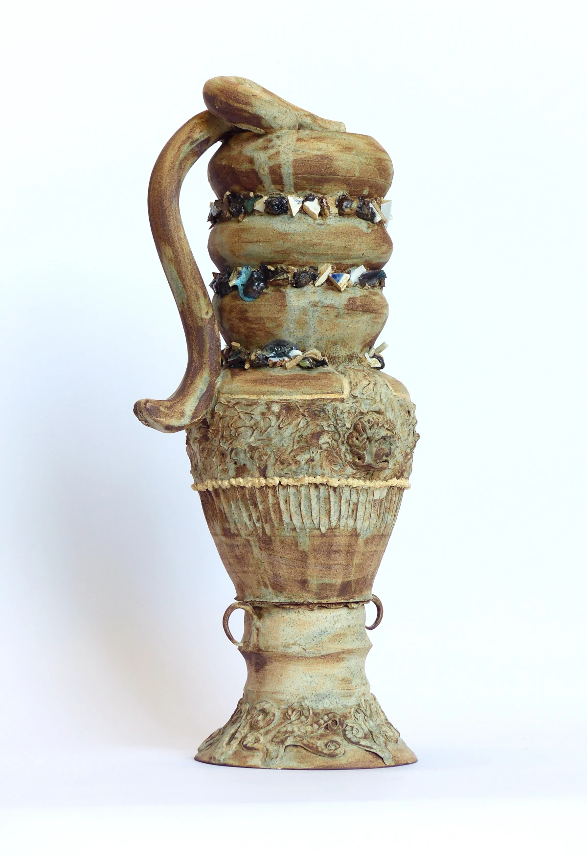Grande coupe tournée, ornée de tessons glanés, émail à base de marnes des baronnies