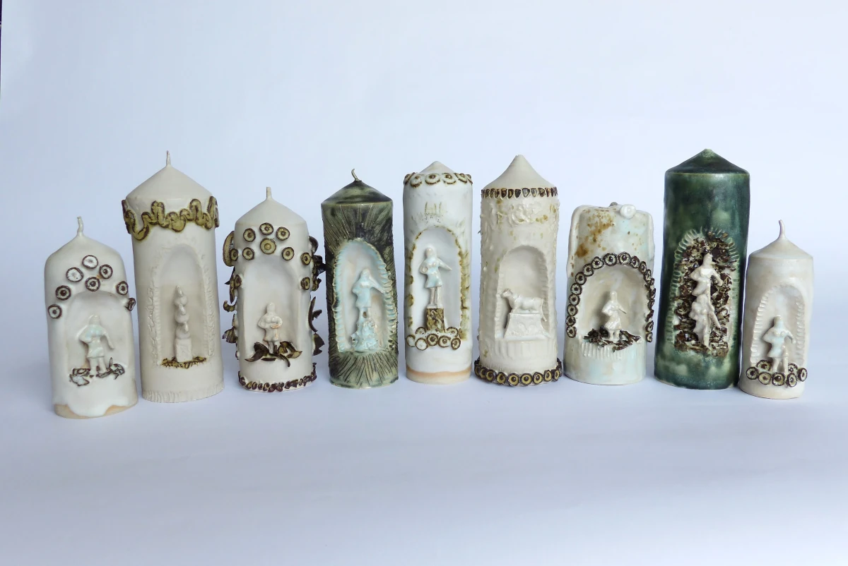 Collection de bougies tournées et ornementées